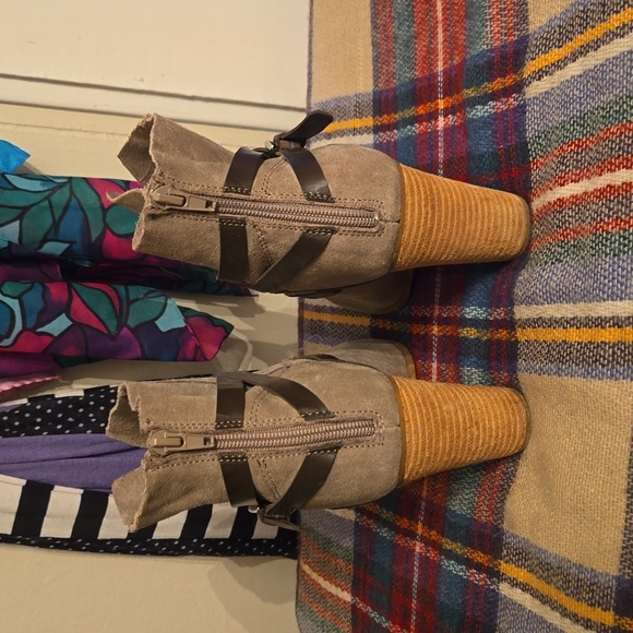 Carlos,  tan and brown heeled booties - Picture 2 of 8